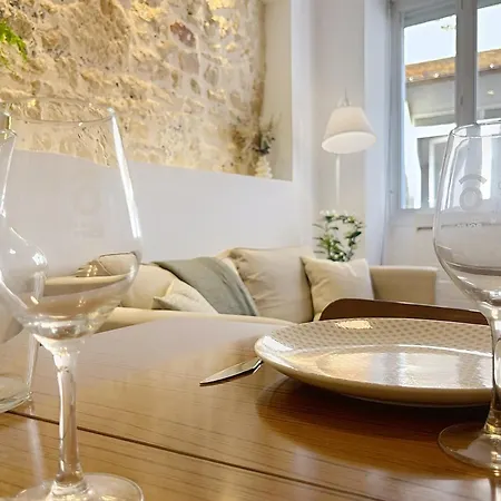 La Cachette Des Remparts Townhouse In